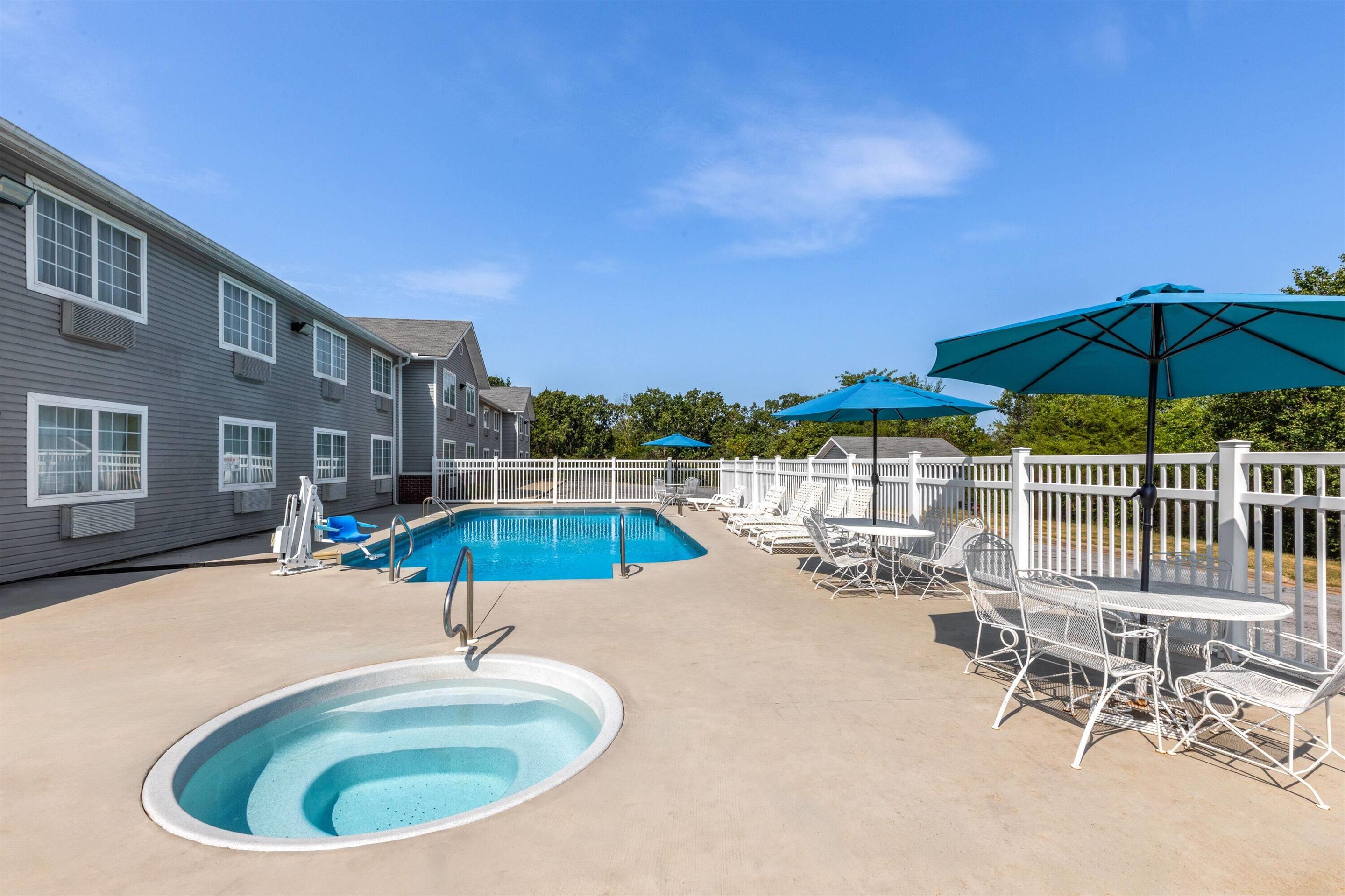 Pool | Days Inn by Wyndham Mountain Home