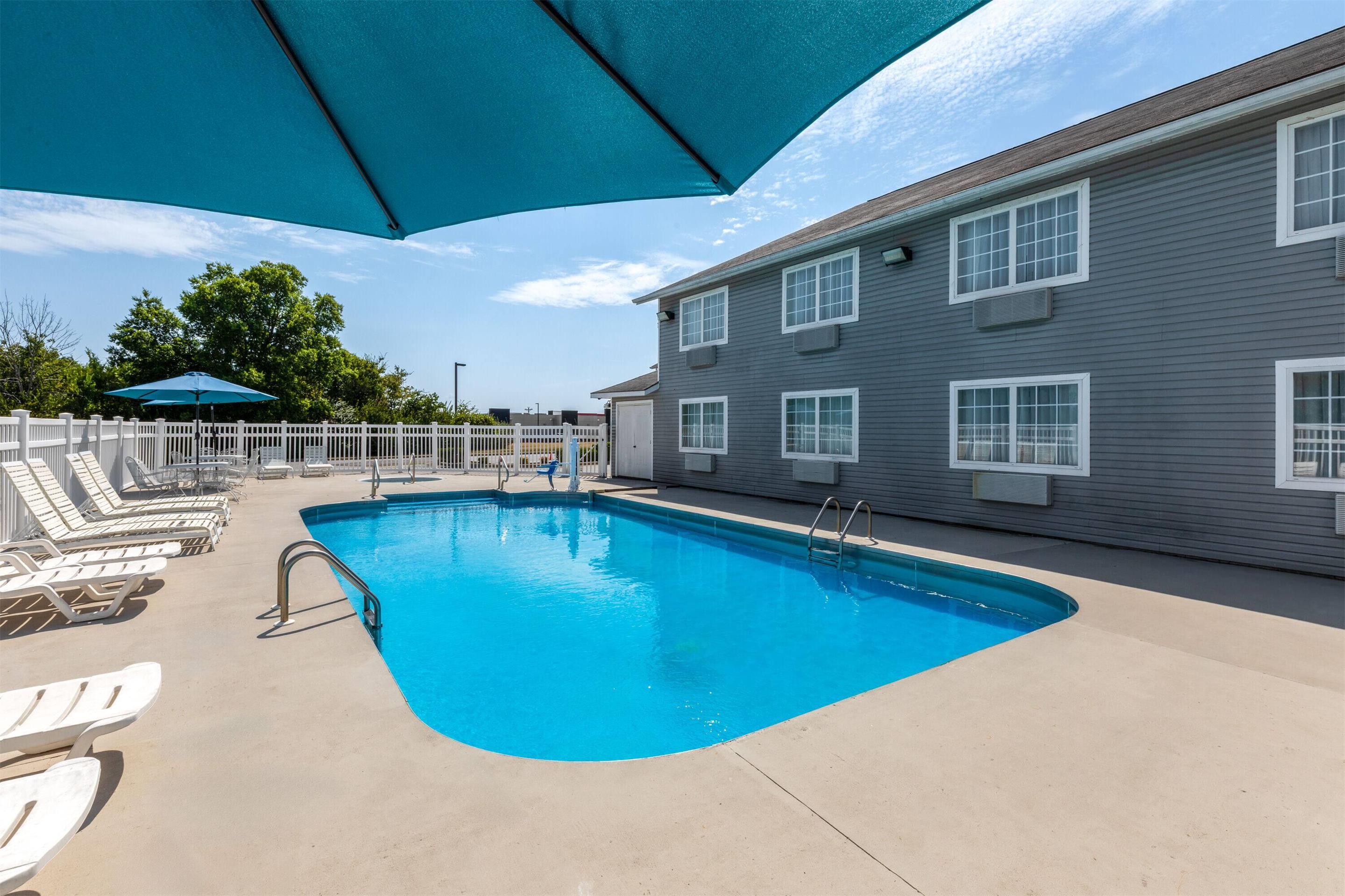 Pool | Days Inn by Wyndham Mountain Home