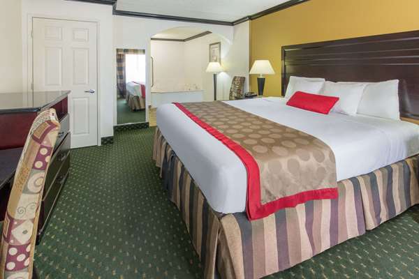  - Ramada Inn Airport Ontario