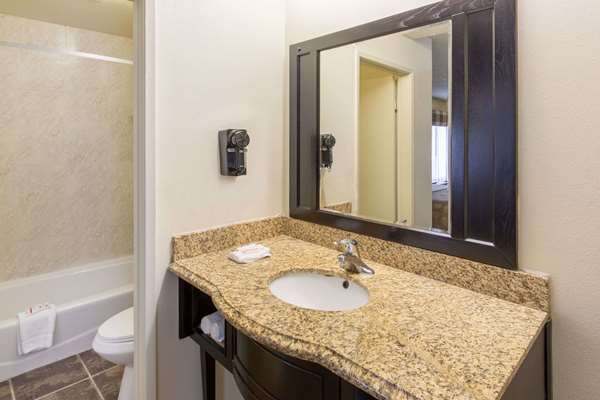  - Ramada Inn Airport Ontario