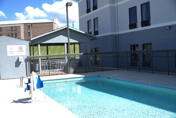 Pool - Super 8 Hotel Crossville