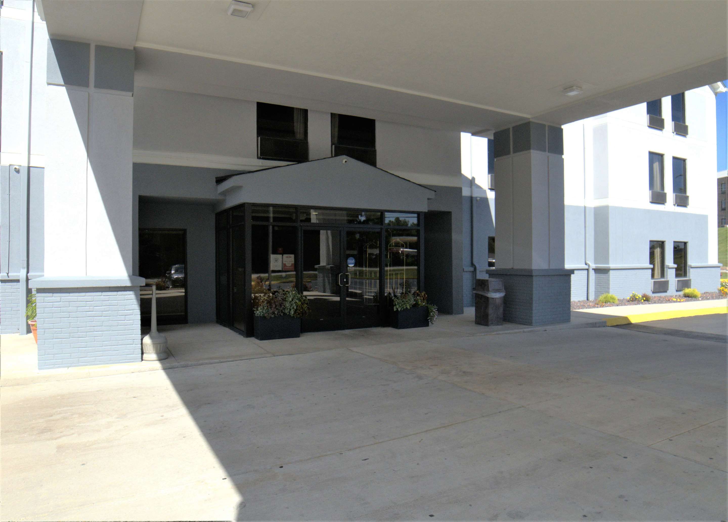 Exterior | Super 8 by Wyndham Crossville TN