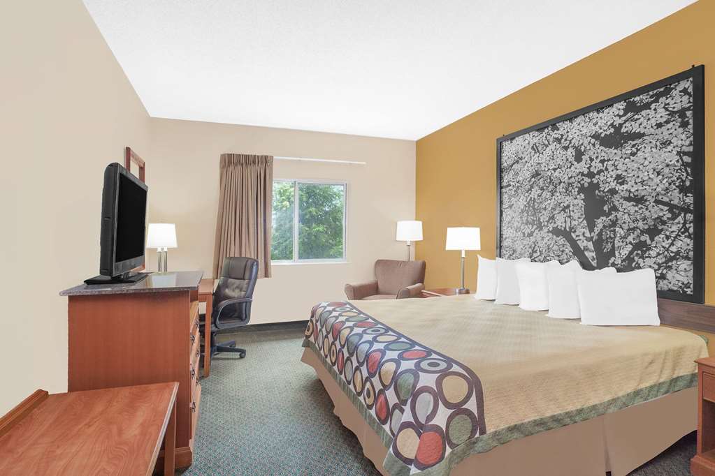 SUPER 8 BY WYNDHAM CENTRAL CITY-guestroom-Guest Room,On-Site.jpg