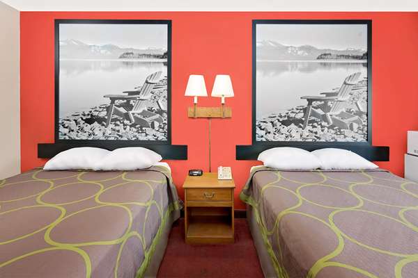  - Super 8 Hotel Mound City - I-29, Exit 84