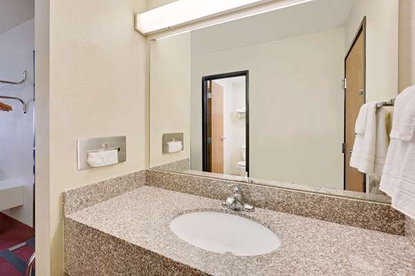  - Super 8 Hotel Mound City - I-29, Exit 84