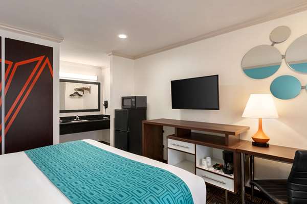  - Howard Johnson Inn San Diego State University