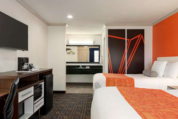  - Howard Johnson Inn San Diego State University