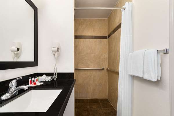  - Howard Johnson Inn San Diego State University