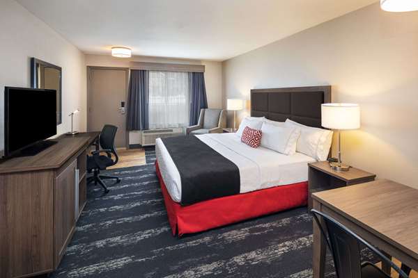 Suite - Ramada Inn Cochrane