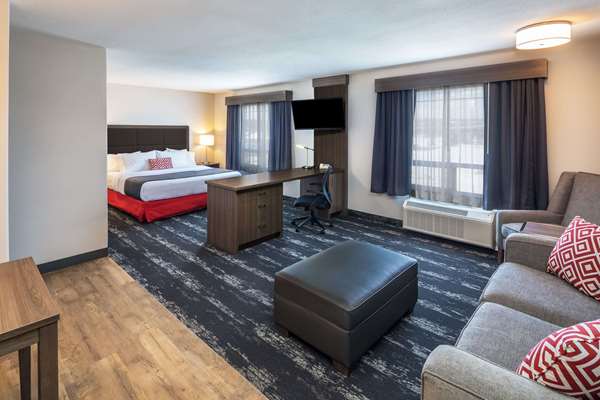 Suite - Ramada Inn Cochrane