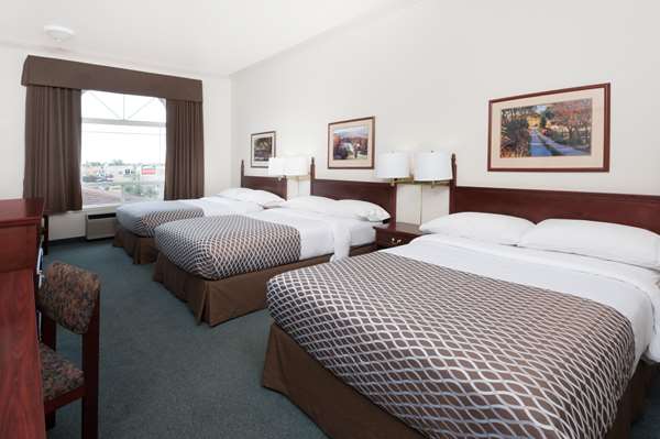 Suite - Super 8 Hotel High River