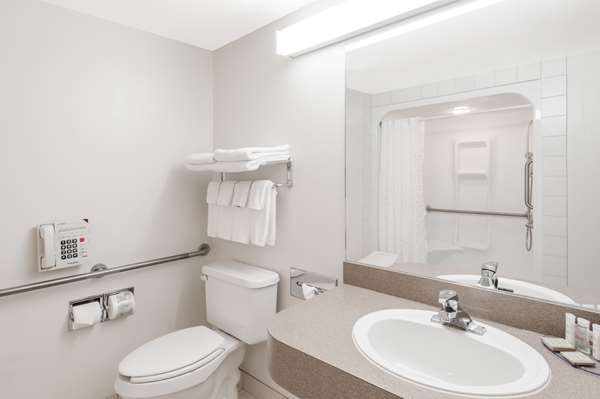  - Super 8 Hotel High River