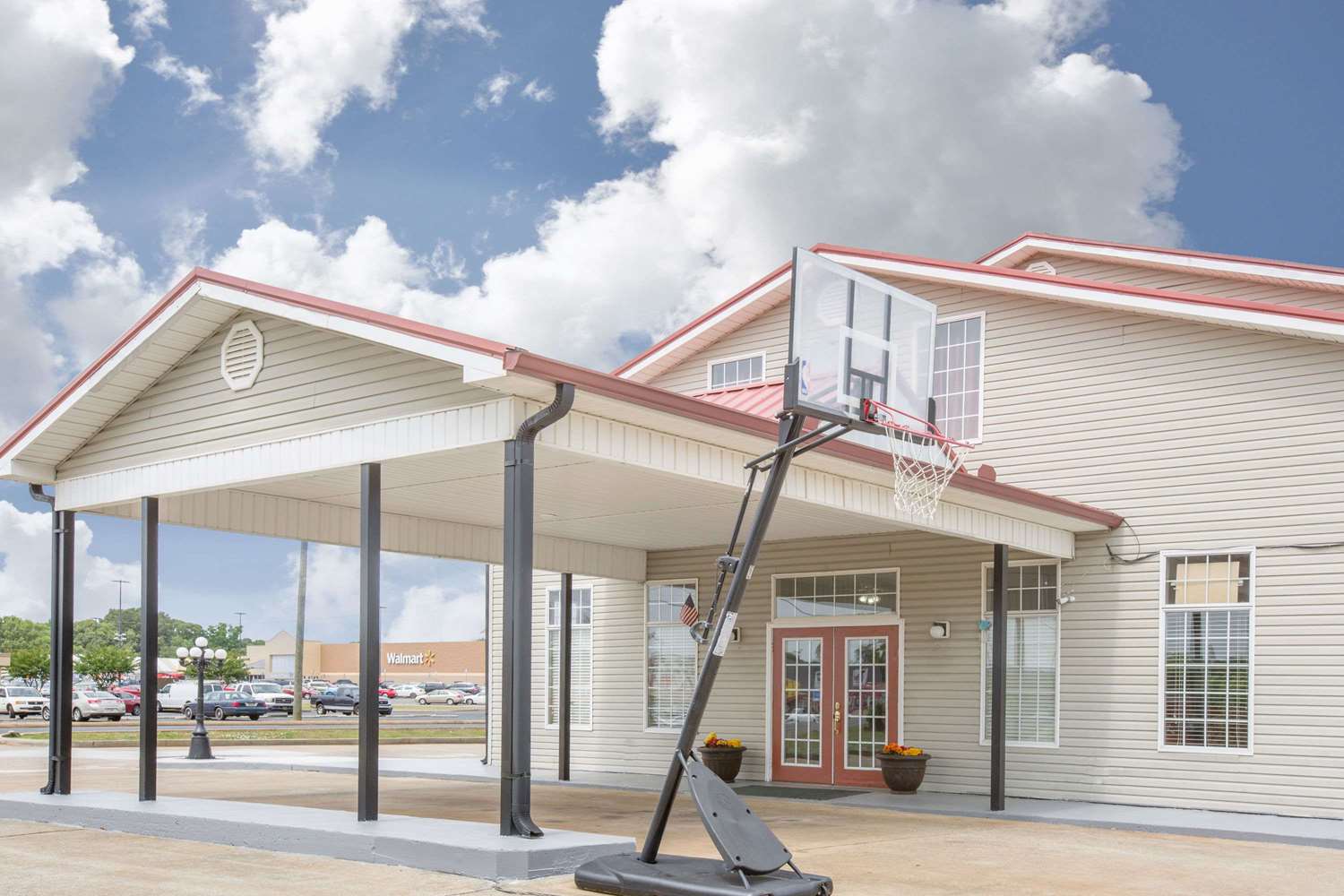 Super 8 Motel Talladega, AL See Discounts