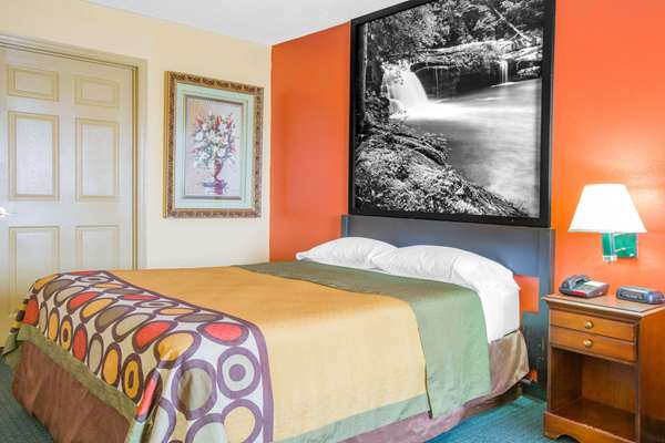  - Super 8 Motel Talladega