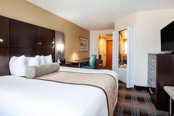 Suite - Wingate by Wyndham Hotel Airport Orlando