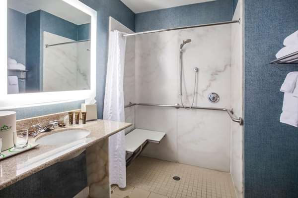  - Wingate by Wyndham Hotel Airport Orlando