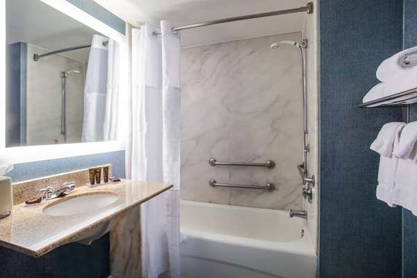  - Wingate by Wyndham Hotel Airport Orlando