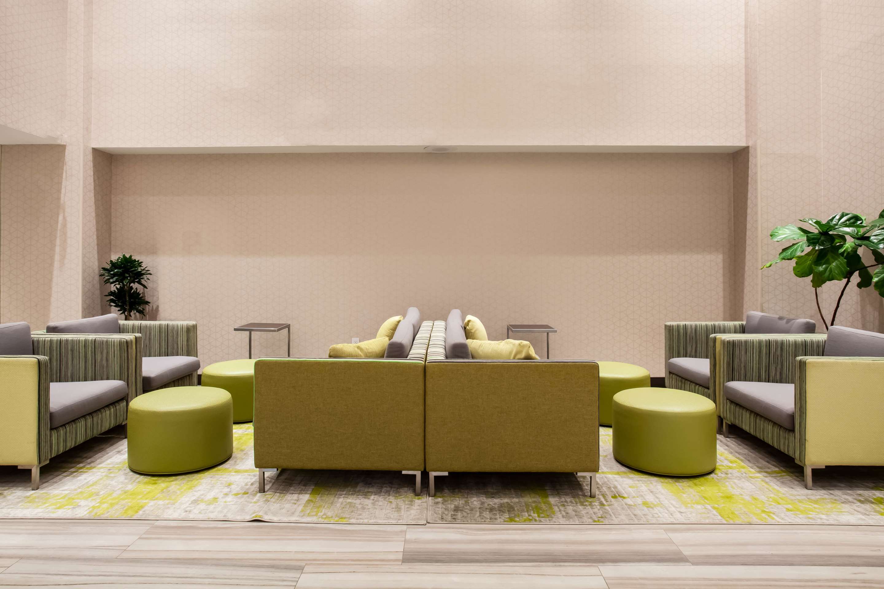 lobby view | Wingate by Wyndham - Orlando International Airport