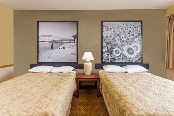  - Super 8 Motel Osage