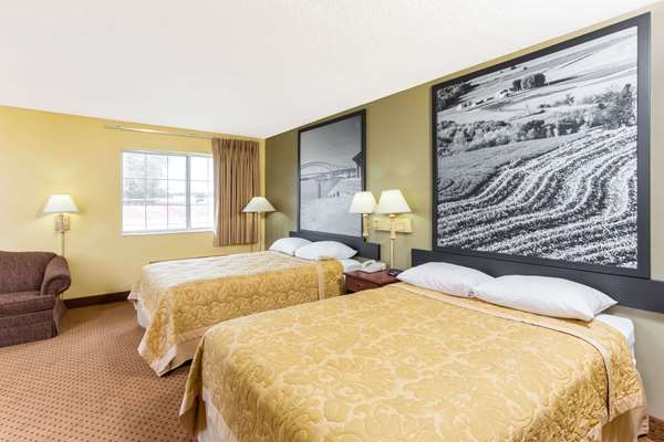  - Super 8 Motel Osage