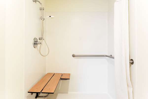  - Super 8 Motel Osage