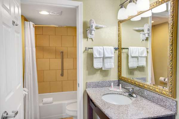  - Baymont Inn & Suites Gatlinburg