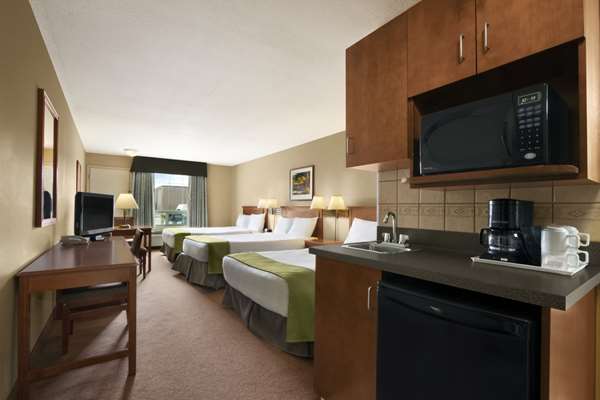 Suite - Super 8 Hotel Fort St John