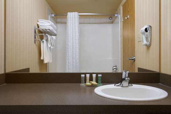  - Super 8 Hotel Fort St John