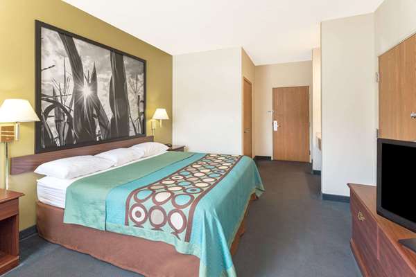  - Super 8 Motel Cresco