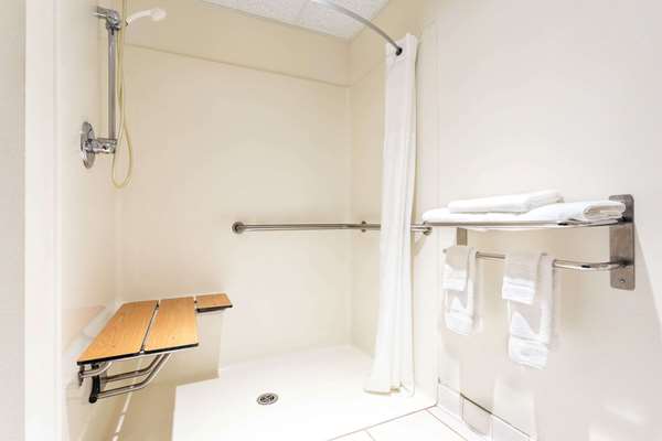  - Super 8 Motel Cresco