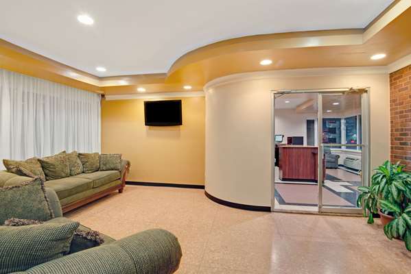  - Super 8 Hotel Milford - I-95, Exit 39