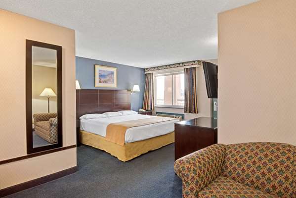 Suite - Super 8 Hotel Milford - I-95, Exit 39