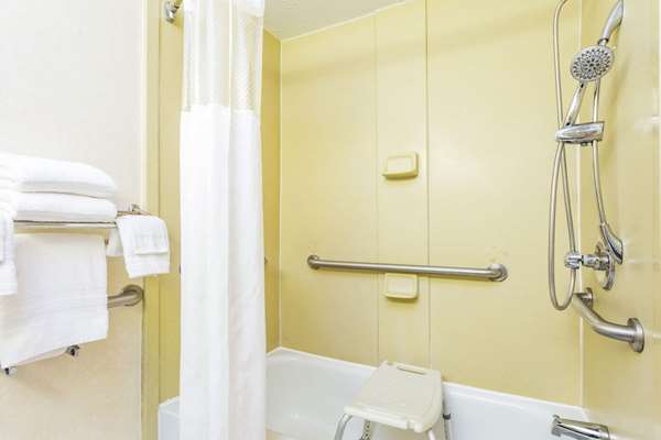  - Howard Johnson Hotel Lake City - I-75, Exit 427