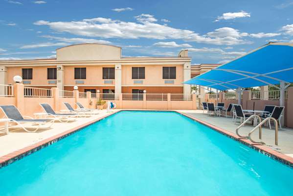 Pool - Days Inn McAllen