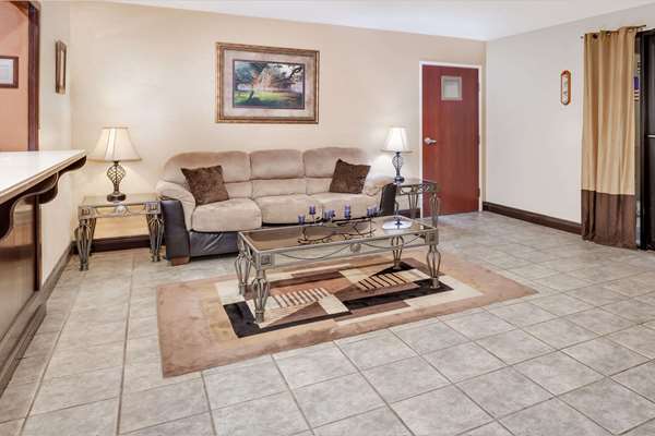  - Howard Johnson Inn Scott - I-10, Exit 97