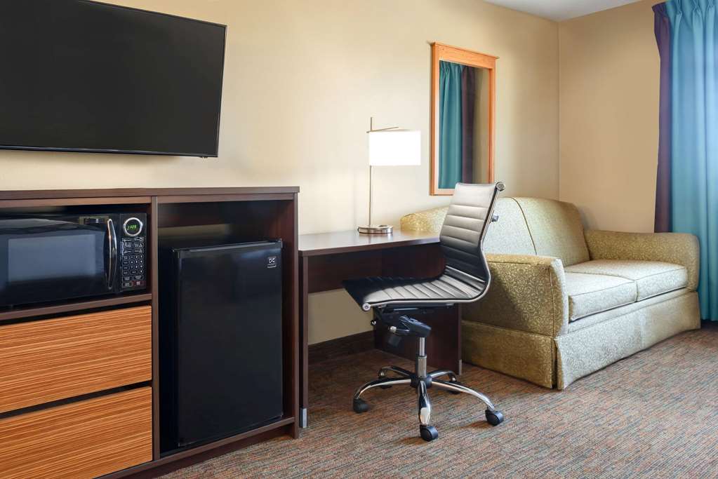 SUPER 8 BY WYNDHAM SIOUX FALLS-guestroom-Guest Room,Suite,On-Site.jpg
