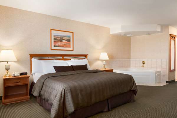  - Days Inn Saskatoon