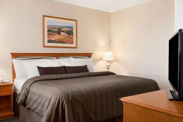  - Days Inn Saskatoon