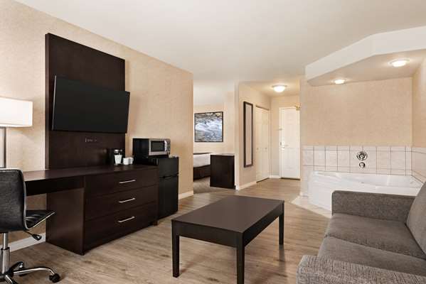 Suite - Days Inn Saskatoon