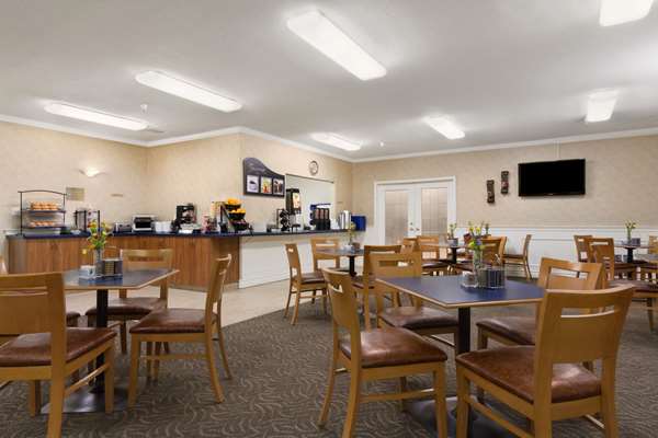 Restaurant - Days Inn Saskatoon