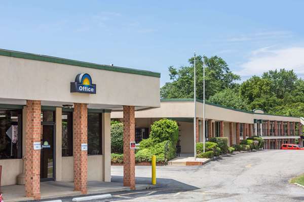 Exterior view - Days Inn Bedford