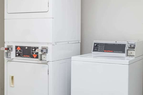 Amenities - Days Inn Bedford