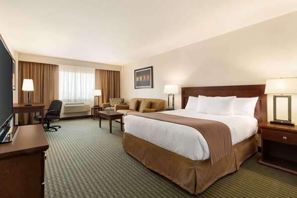 Suite - Travelodge Weyburn