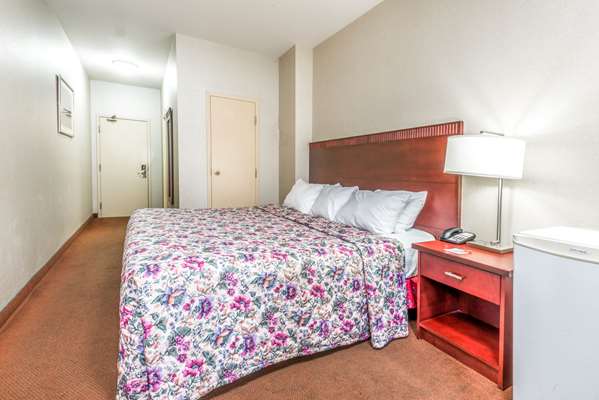  - Howard Johnson Inn West Lakeshore Toronto