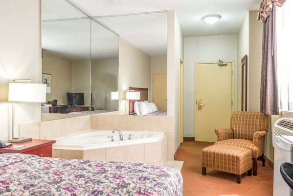  - Howard Johnson Inn West Lakeshore Toronto