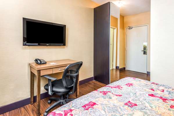  - Howard Johnson Inn West Lakeshore Toronto