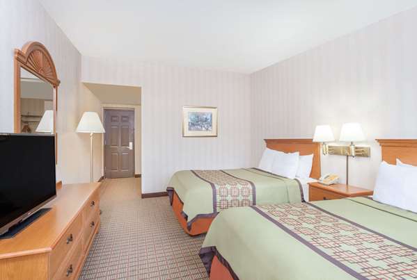  - Days Inn SUNY Albany - I-90, Exit 1S