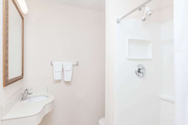  - Days Inn SUNY Albany - I-90, Exit 1S