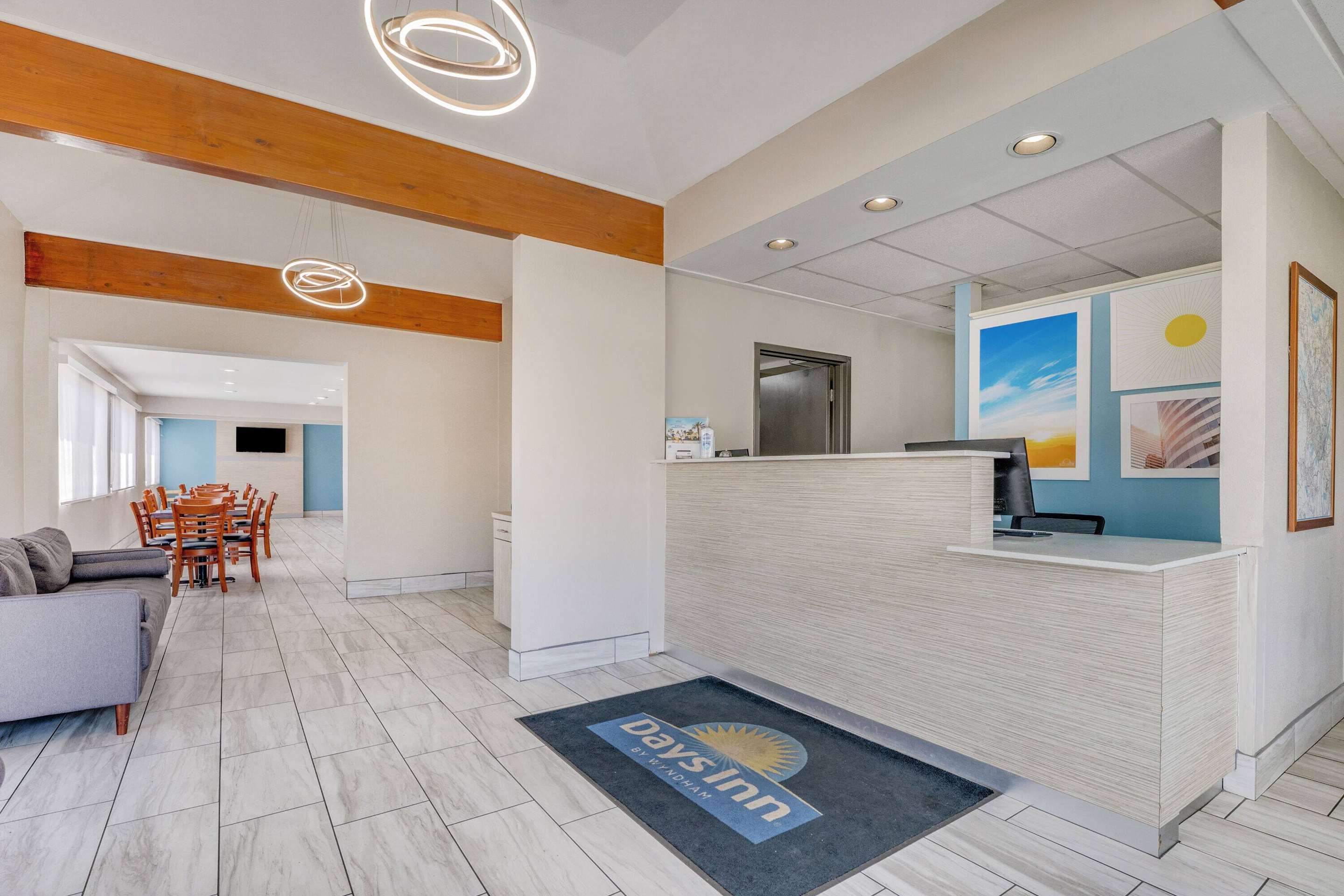 Lobby | Days Inn by Wyndham Albany SUNY