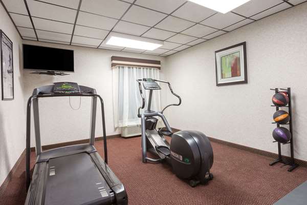 Fitness/ Exercise Room - Days Inn Manassas